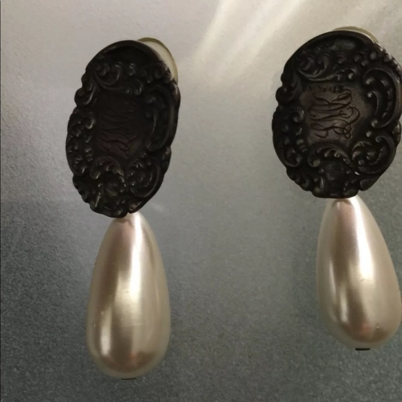 Vintage 1930’s Sterling Silver Repoussé Scroll Drop Earrings Faux Pearl Teardrop - Picture 7 of 8